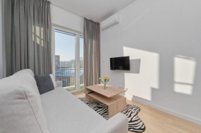 Tasteful Apartment with FREE GARAGE and Balcony by Noclegi Renters